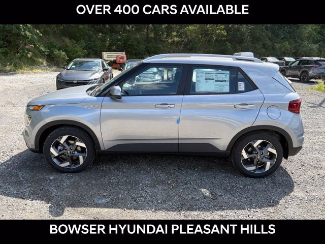New 2026 Hyundai Venue SEL FWD image 2