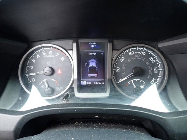 Used 2017 Toyota Tacoma TRD Off-Road w/ Premium & Technology Package image 15