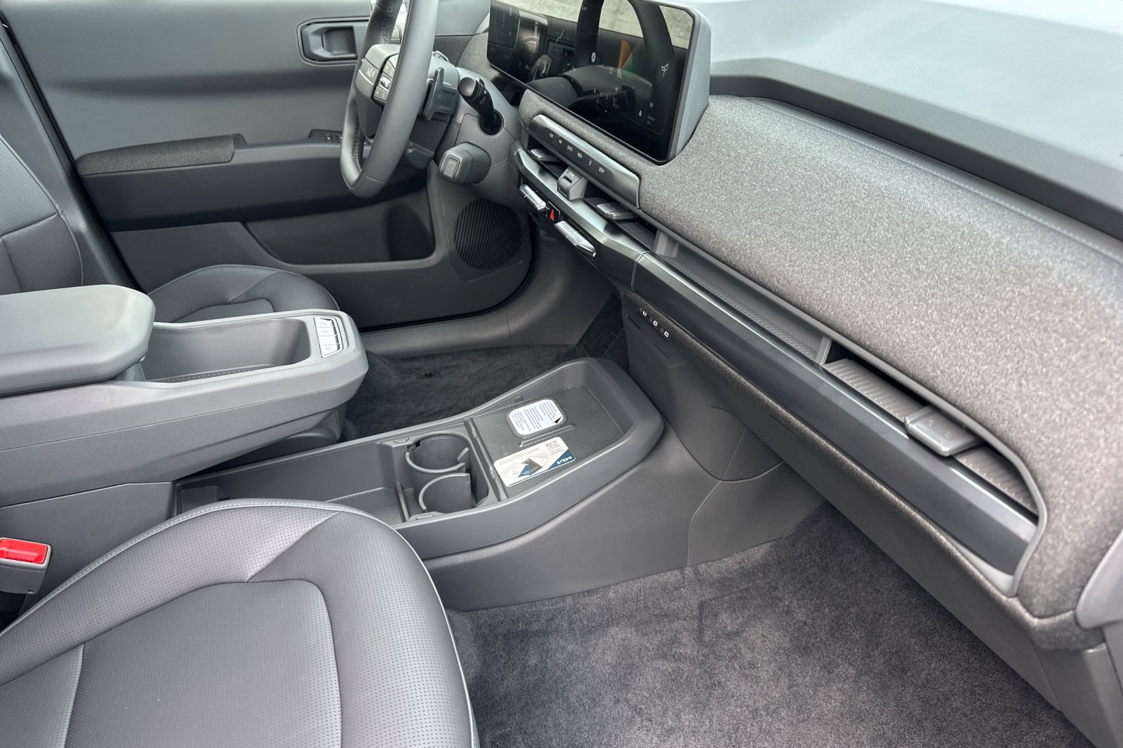 New 2027 Kia EV3 Wind FWD image 16