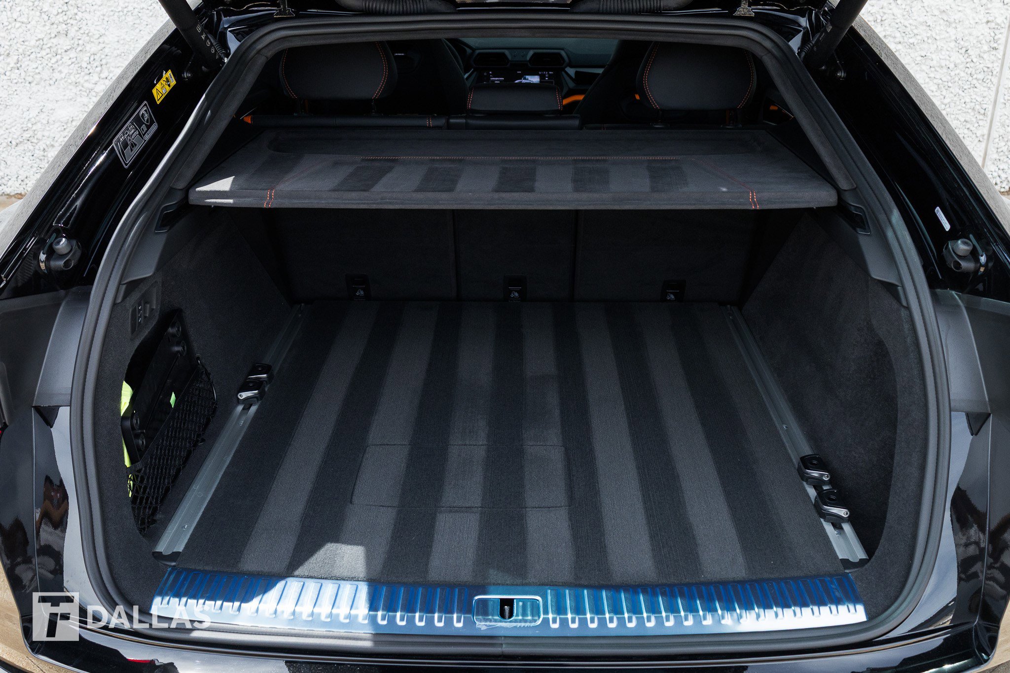 Used 2025 Lamborghini Urus SE image 35