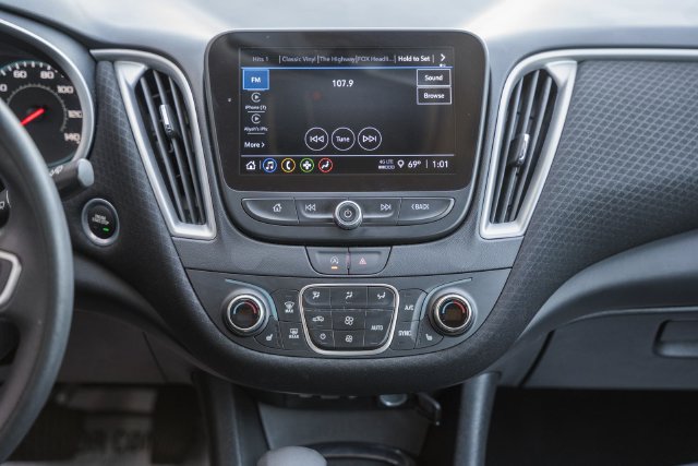 Used 2025 Chevrolet Malibu LT FWD image 26