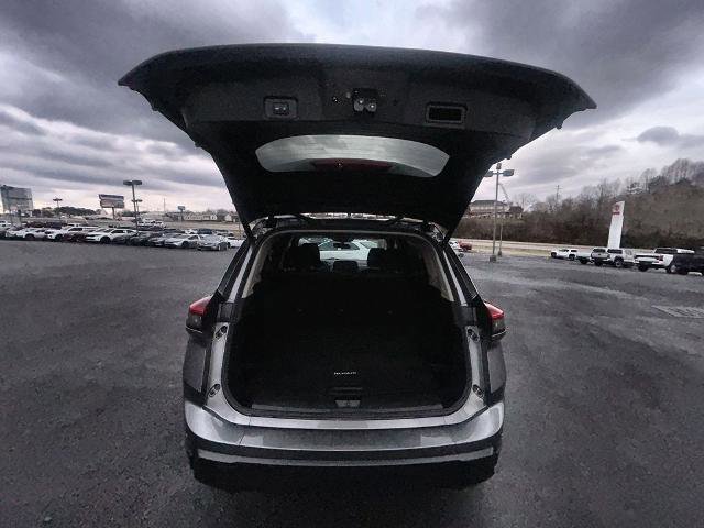 Certified 2024 Nissan Rogue SV FWD image 28