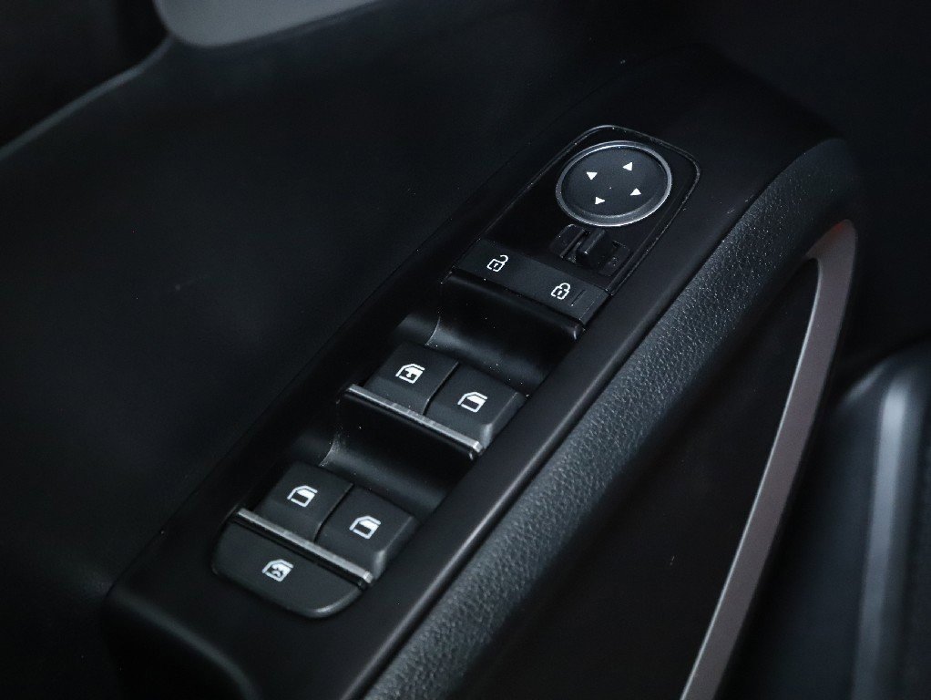 Used 2023 Kia Soul LX w/ LX Technology Package image 16