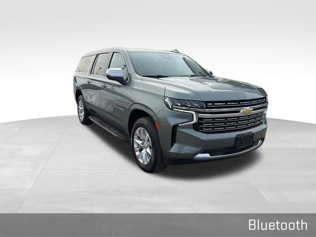 Used 2023 Chevrolet Suburban Premier image 3