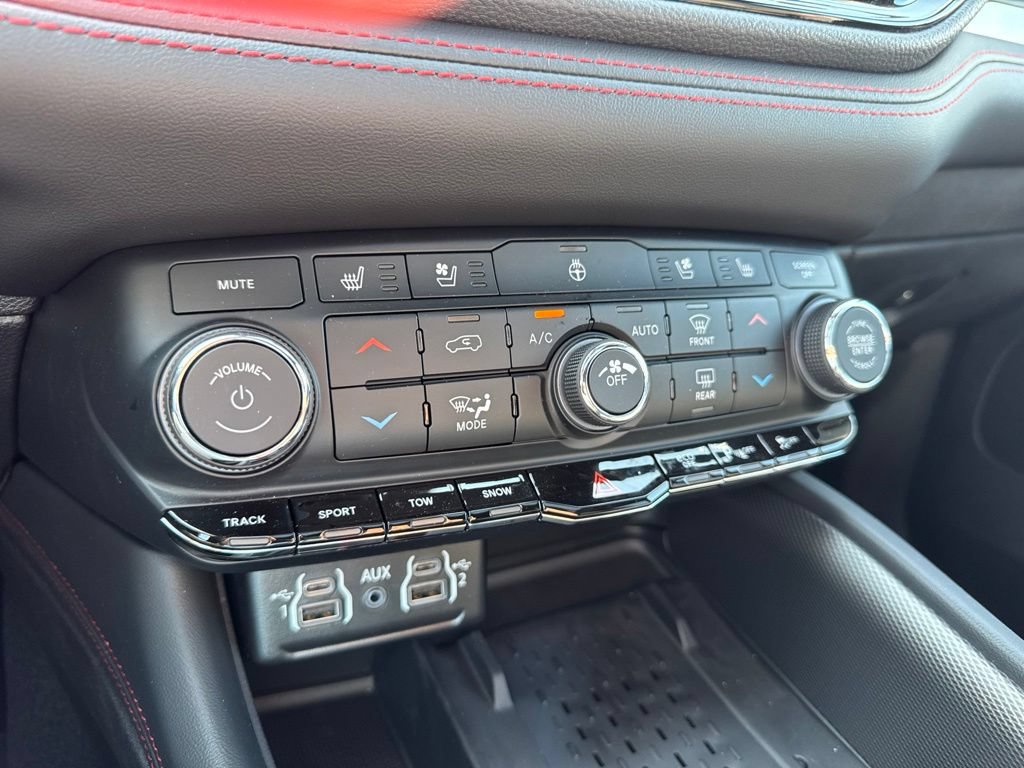 New 2026 Dodge Durango GT w/ Tow 'N Go Package AWD/4WD image 18