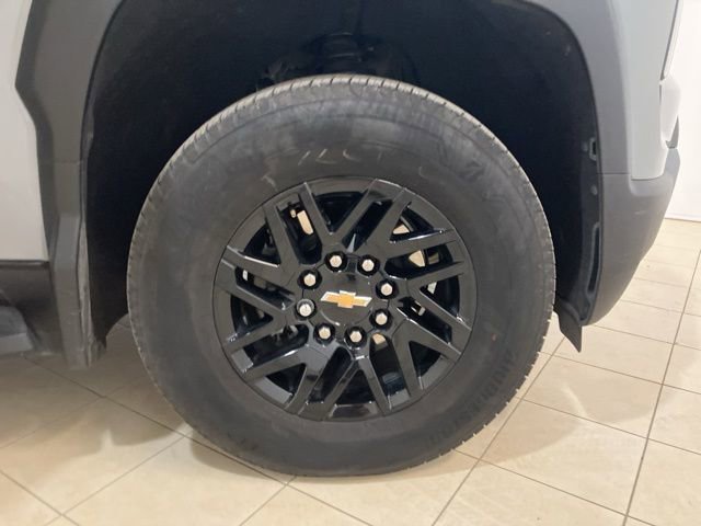 Used 2025 Chevrolet Silverado EV LT image 31