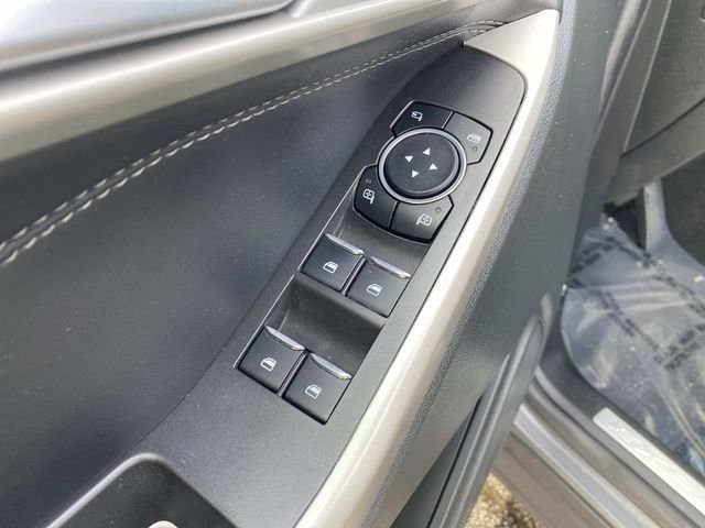 Used 2023 Ford Explorer Limited AWD/4WD image 20