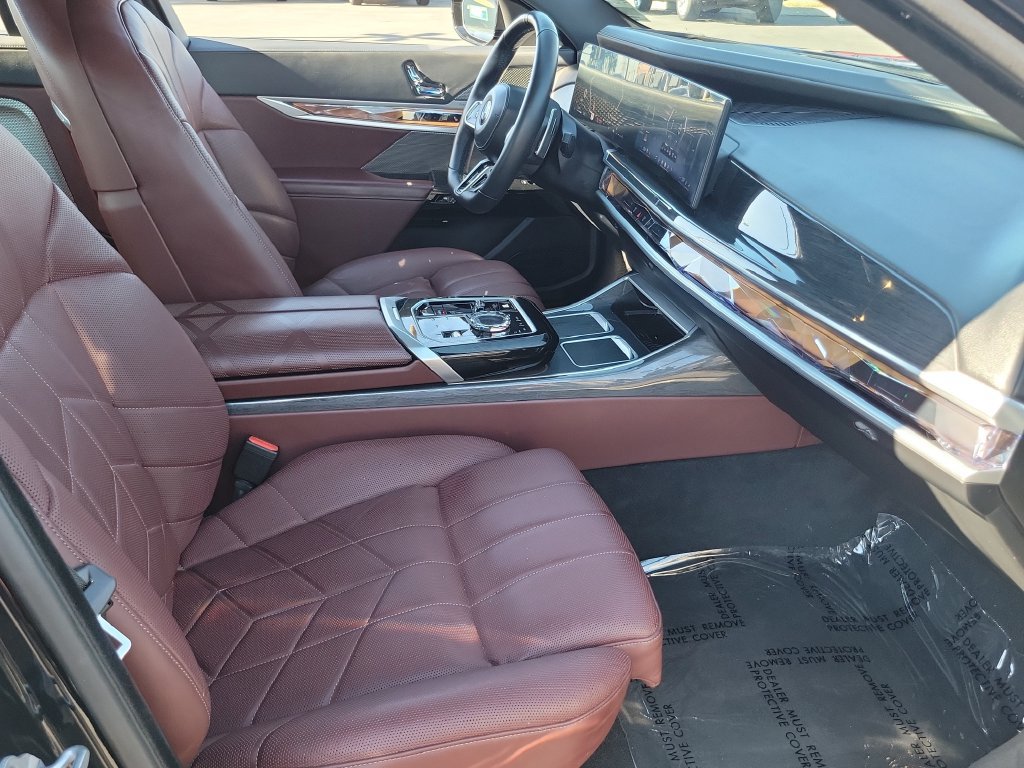 Used 2026 BMW 740i RWD image 18