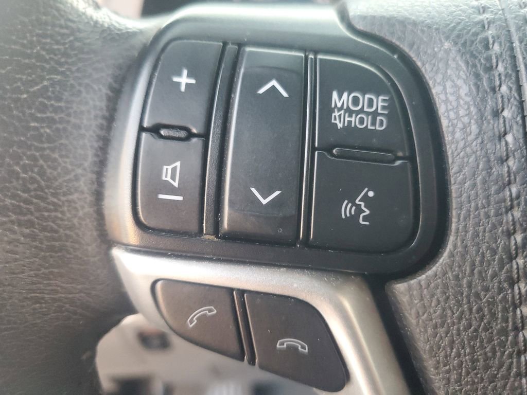 Used 2019 Toyota Sienna XLE image 24