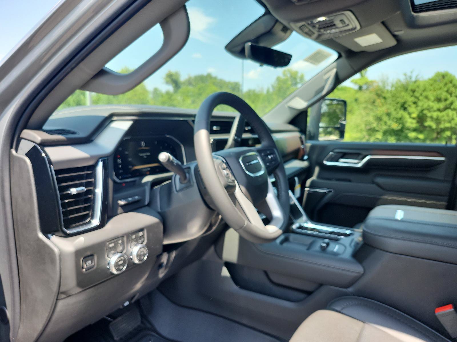 New 2026 GMC Sierra 2500 Denali w/ Denali Reserve Package AWD/4WD image 13