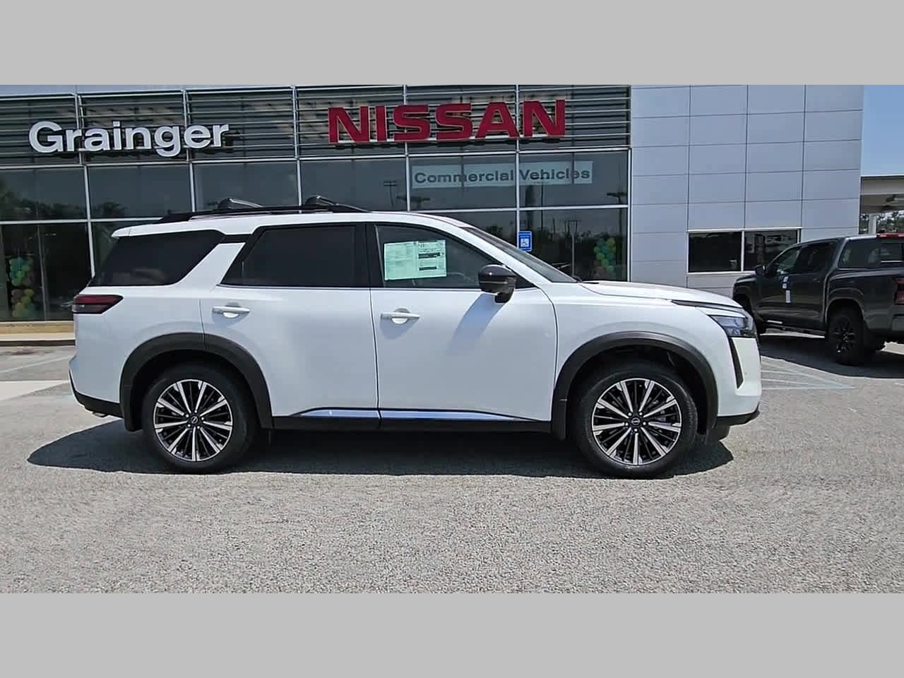 New 2026 Nissan Pathfinder Platinum FWD image 34