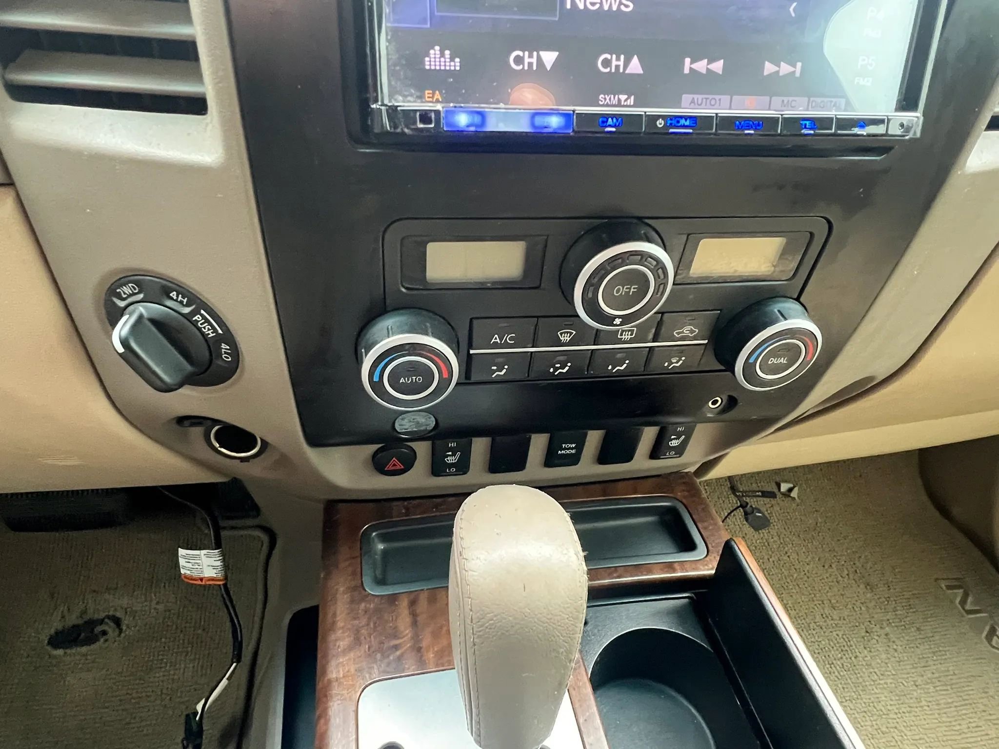 Used 2008 Nissan Titan LE w/ Tow Pkg image 17