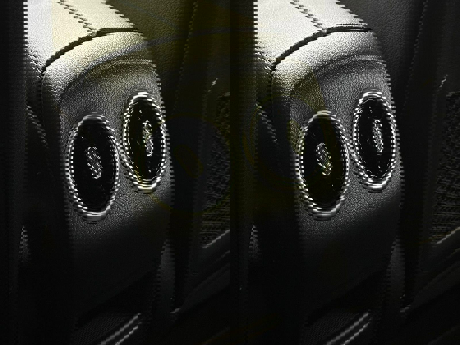 Used 2020 Mercedes-Benz GLB 250 image 41