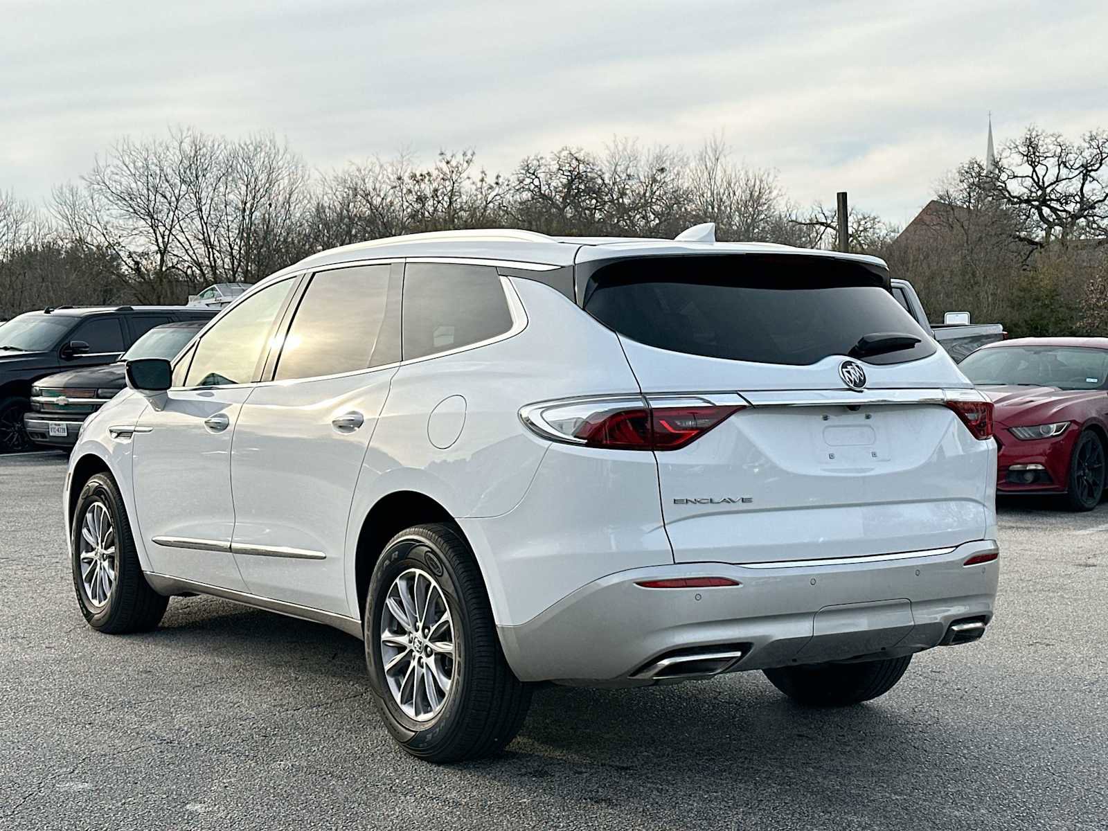 Used 2023 Buick Enclave Essence image 13