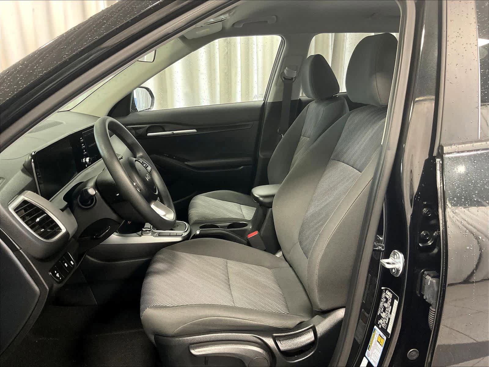 Used 2024 Kia Seltos LX AWD/4WD image 10