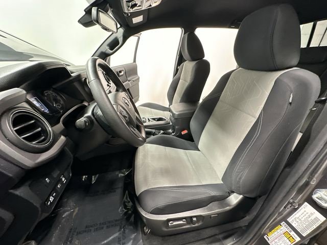Used 2022 Toyota Tacoma TRD Off-Road image 16