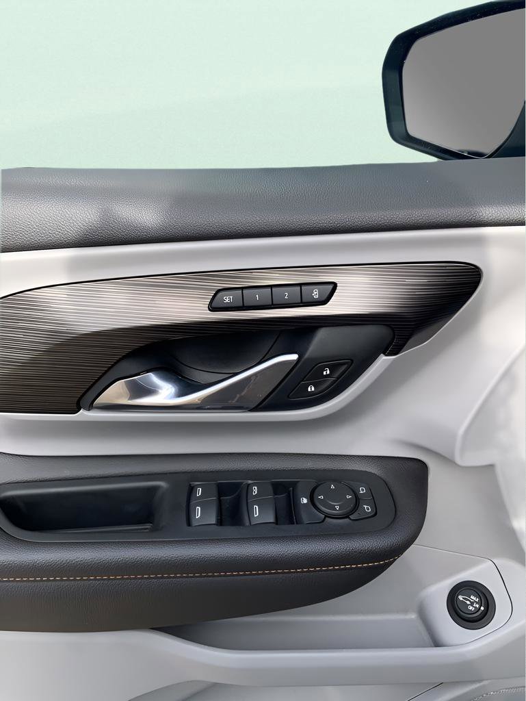 Used 2021 GMC Terrain SLT image 12