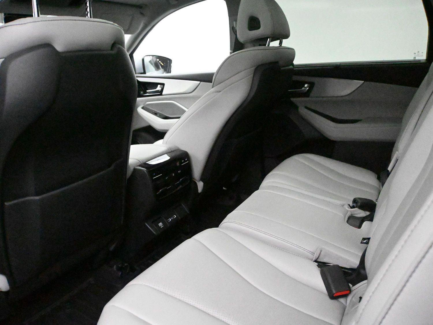 Certified 2023 Acura MDX SH-AWD w/ Technology Package image 8