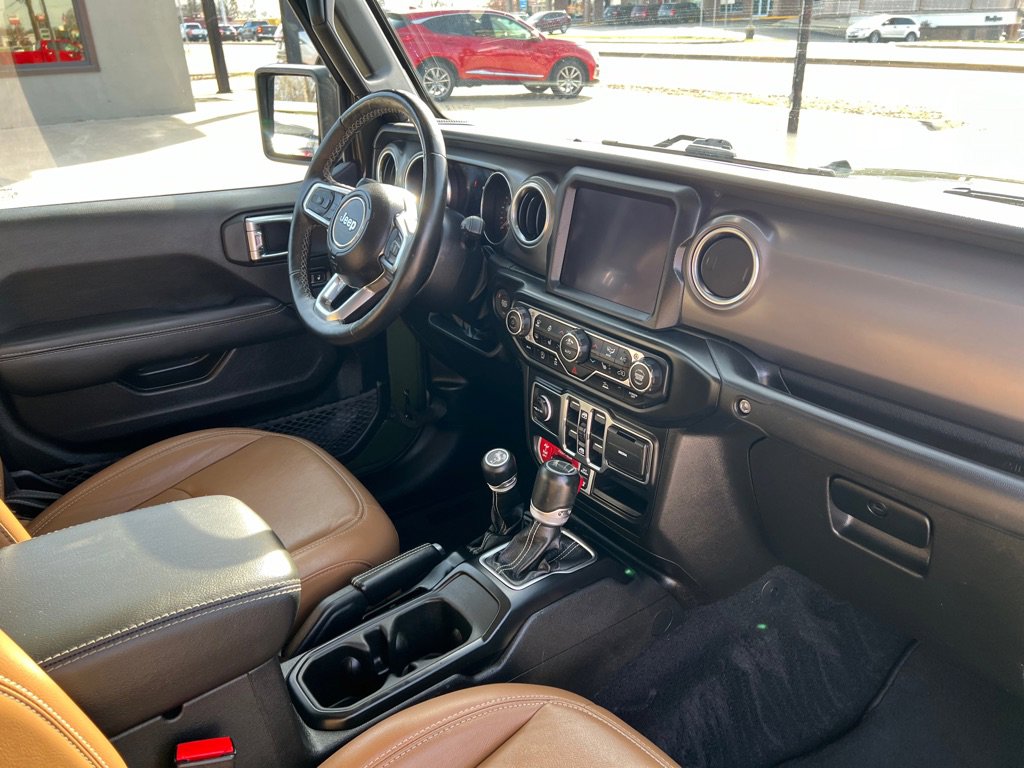 Used 2023 Jeep Gladiator Rubicon w/ Cold Weather Group AWD/4WD image 14