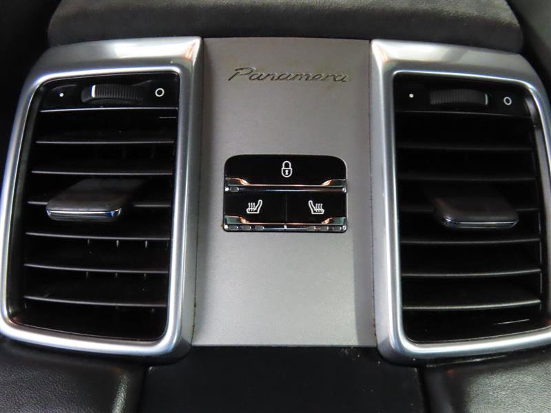Used 2013 Porsche Panamera GTS image 30
