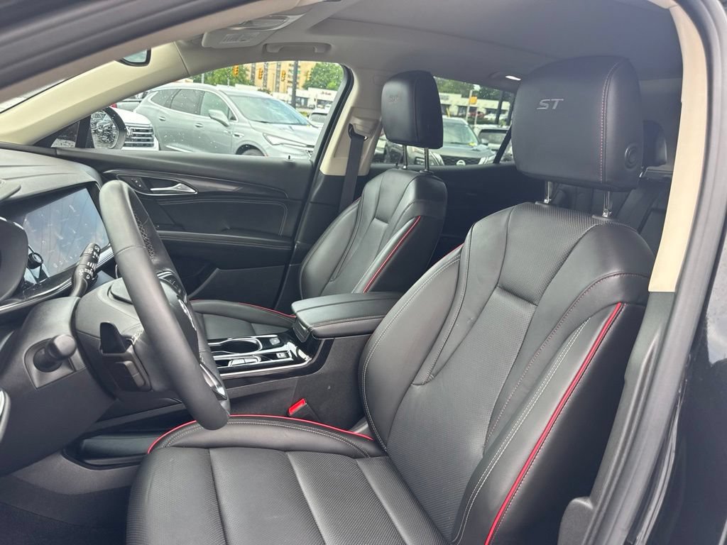 Used 2023 Buick Envision Essence w/ Sport Touring Package AWD/4WD image 13