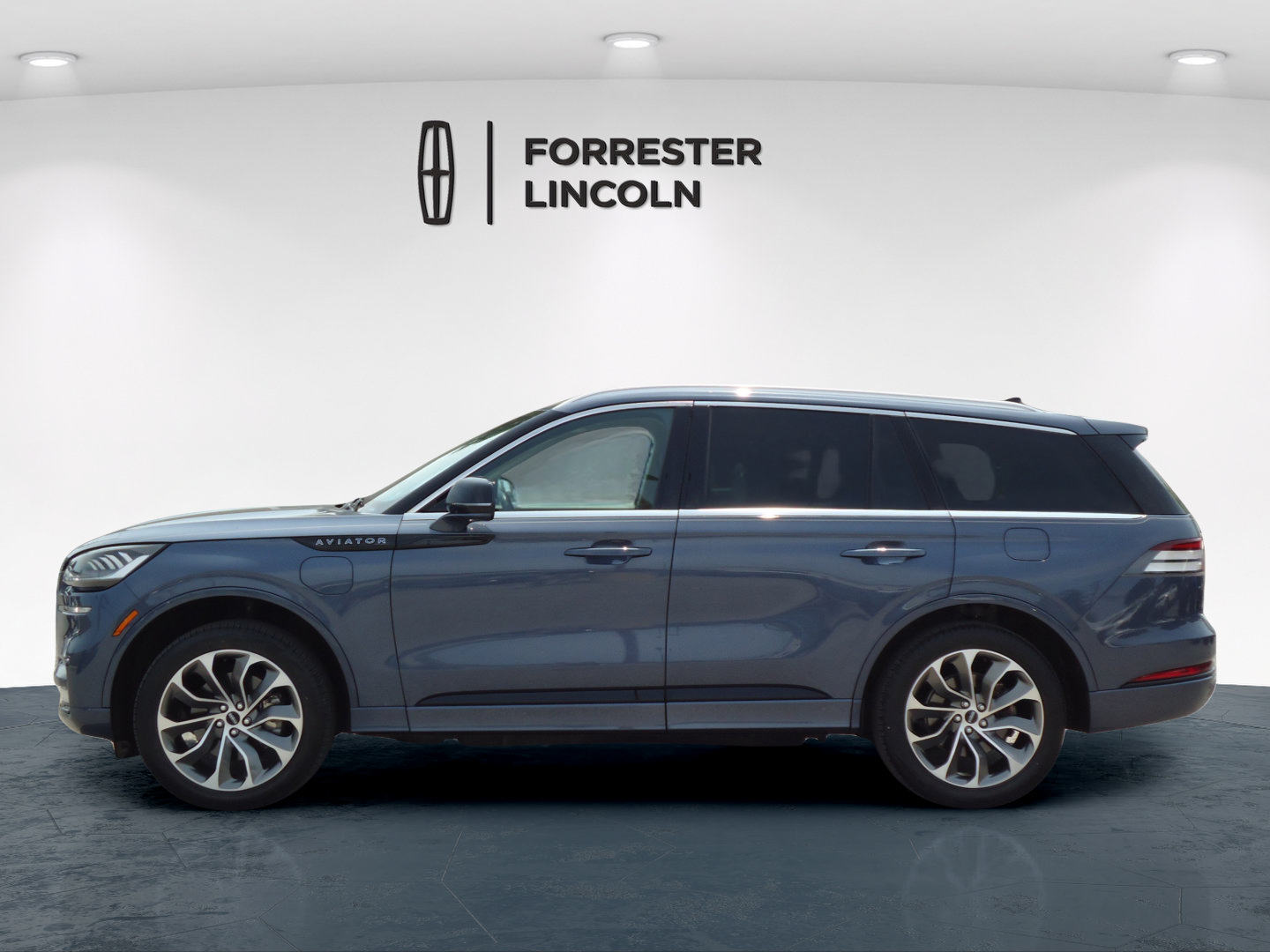 Used 2021 Lincoln Aviator Grand Touring w/ Elements Package Plus AWD/4WD image 6