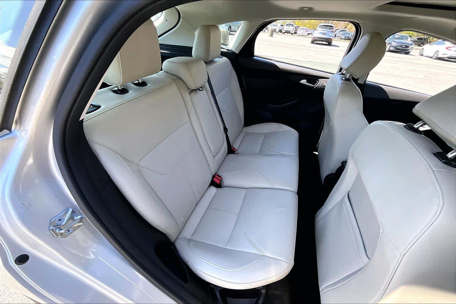 Used 2017 Ford Focus Titanium FWD image 21