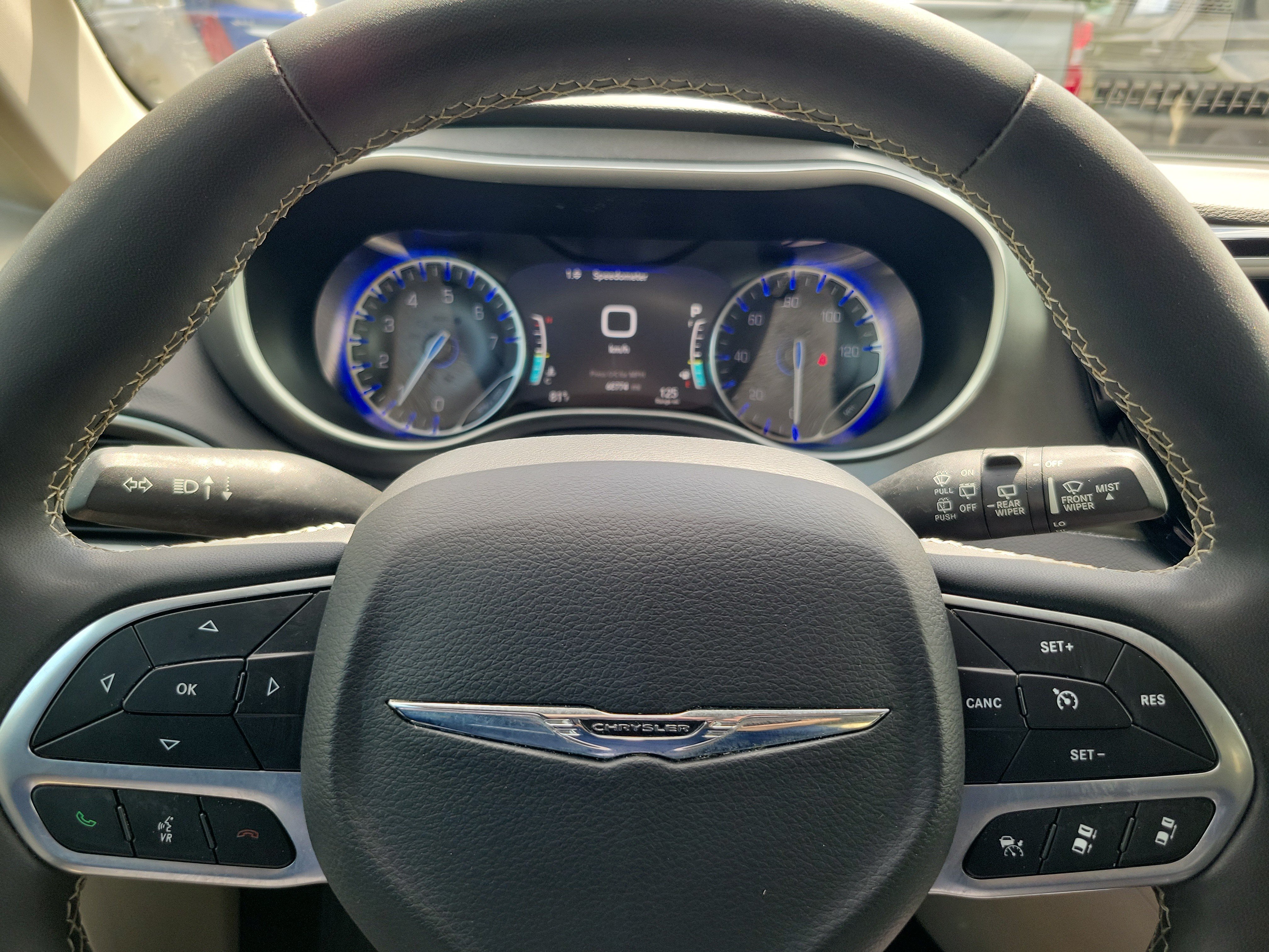 Used 2024 Chrysler Pacifica Touring-L FWD image 16