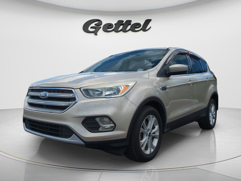 Used 2017 Ford Escape SE FWD image 1