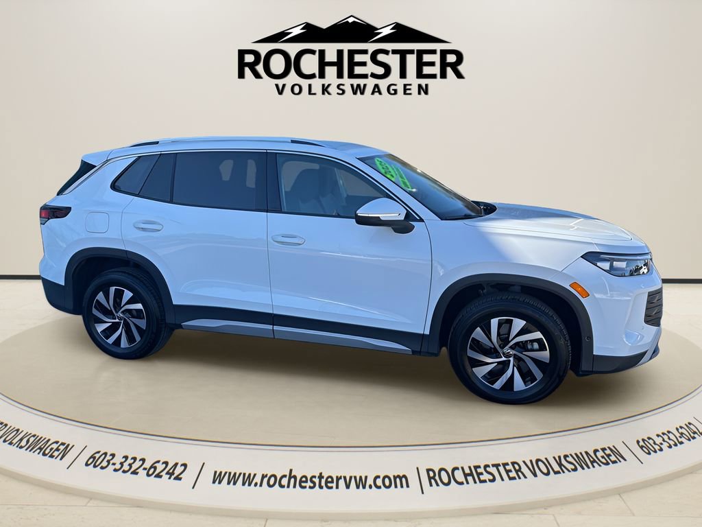 Used 2025 Volkswagen Tiguan S image 11