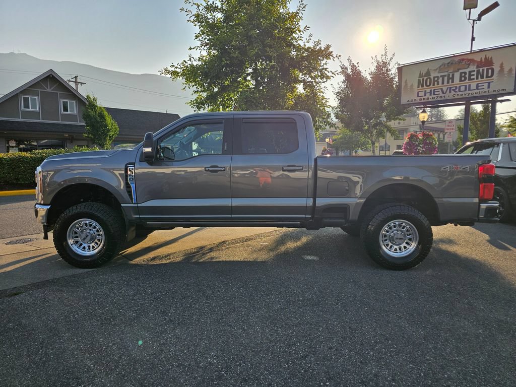 Used 2026 Ford F350 Lariat AWD/4WD image 8