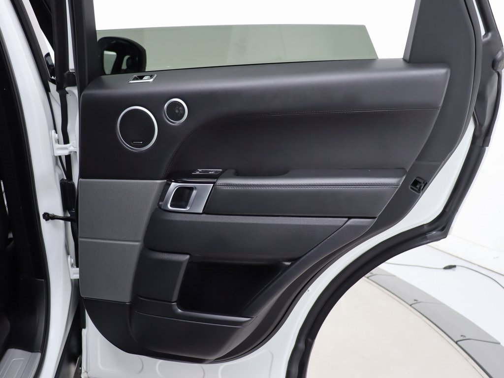 Used 2016 Land Rover Range Rover Sport Supercharged image 38