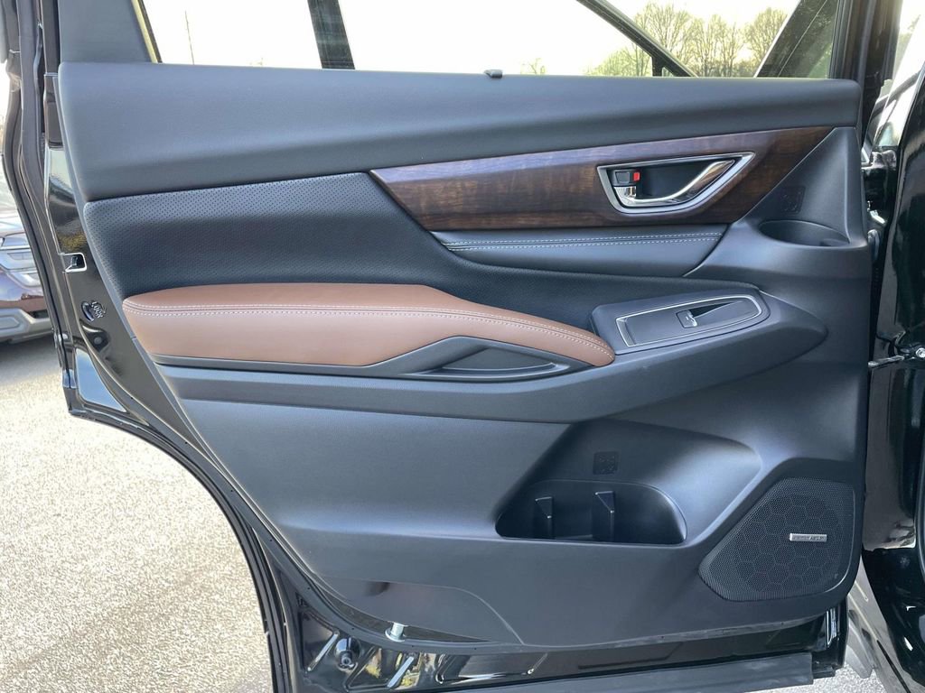 Certified 2025 Subaru Ascent Touring w/ Popular Package #1 image 2