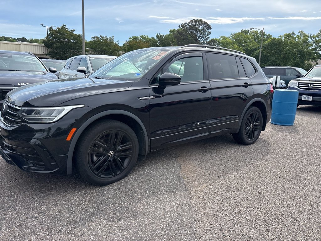 Used 2022 Volkswagen Tiguan SE R-Line AWD/4WD image 17