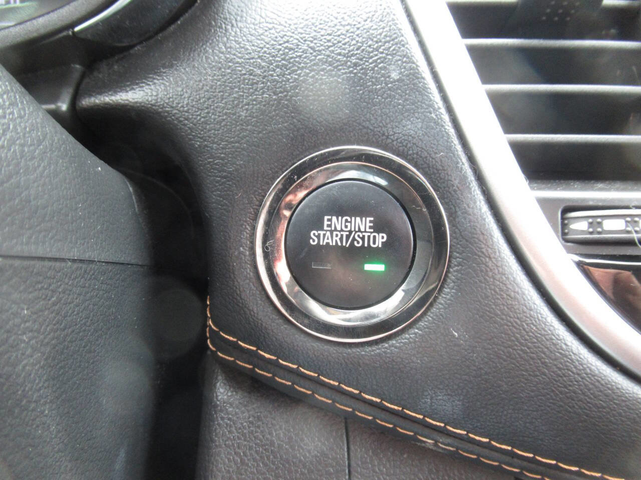 Used 2019 Chevrolet Trax LT w/ LT Convenience Package image 25