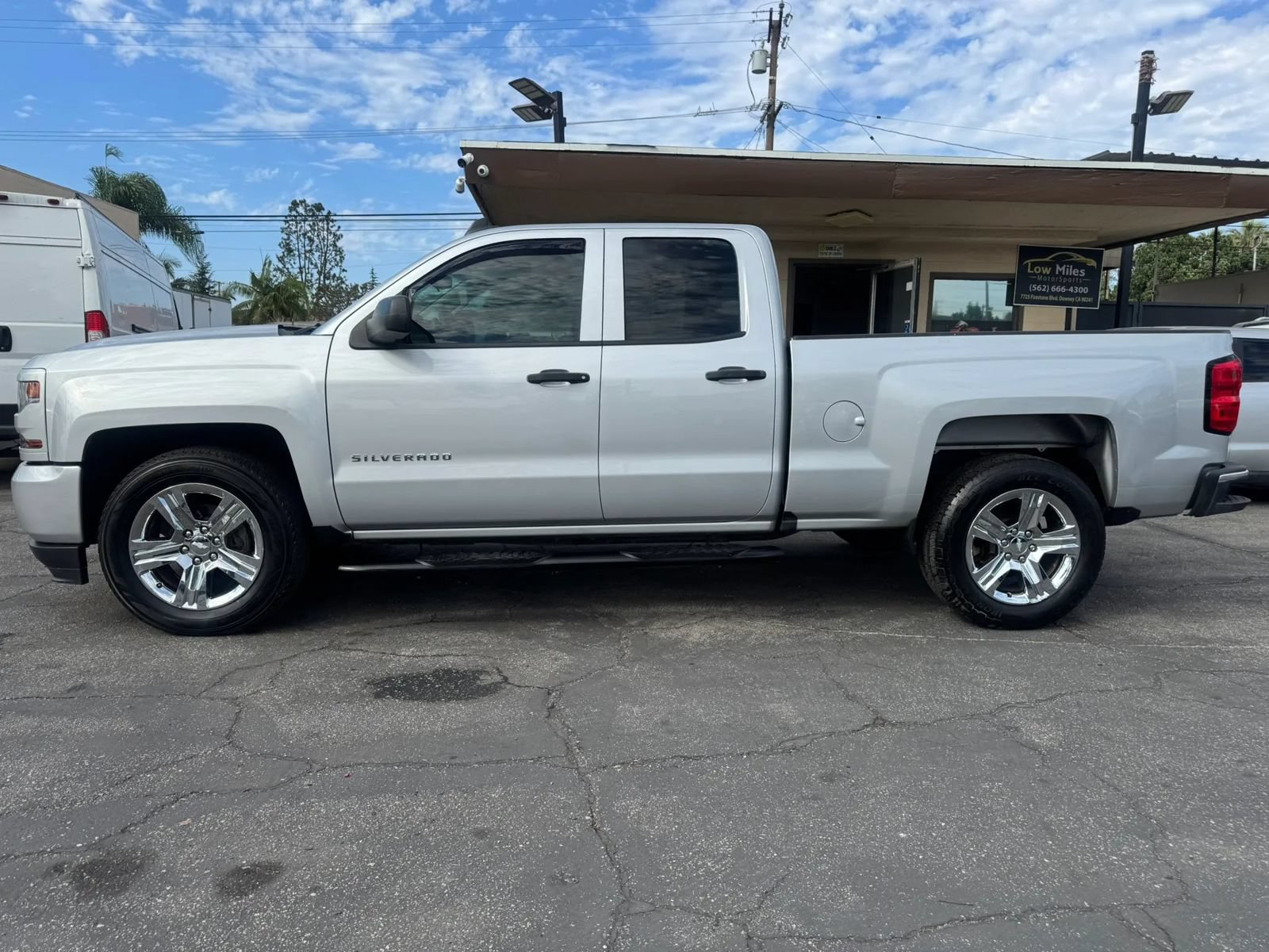 Used 2018 Chevrolet Silverado 1500 Custom w/ Custom Value Package RWD image 9