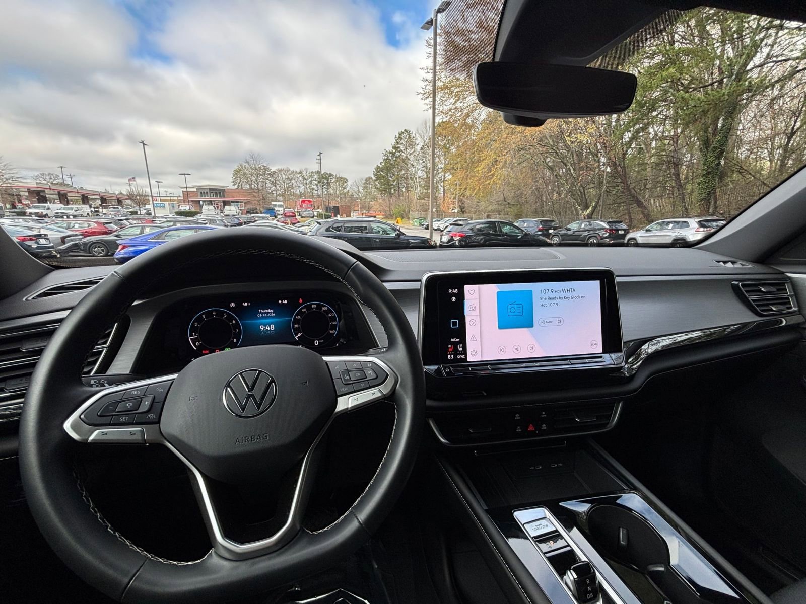 Used 2025 Volkswagen Atlas Cross Sport SE FWD image 35