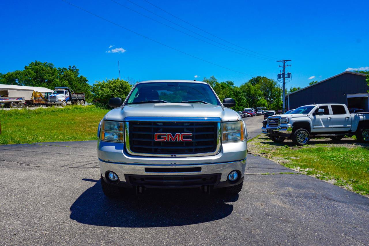 Used 2010 GMC Sierra 2500 SLE w/ SLE Preferred Package AWD/4WD image 8