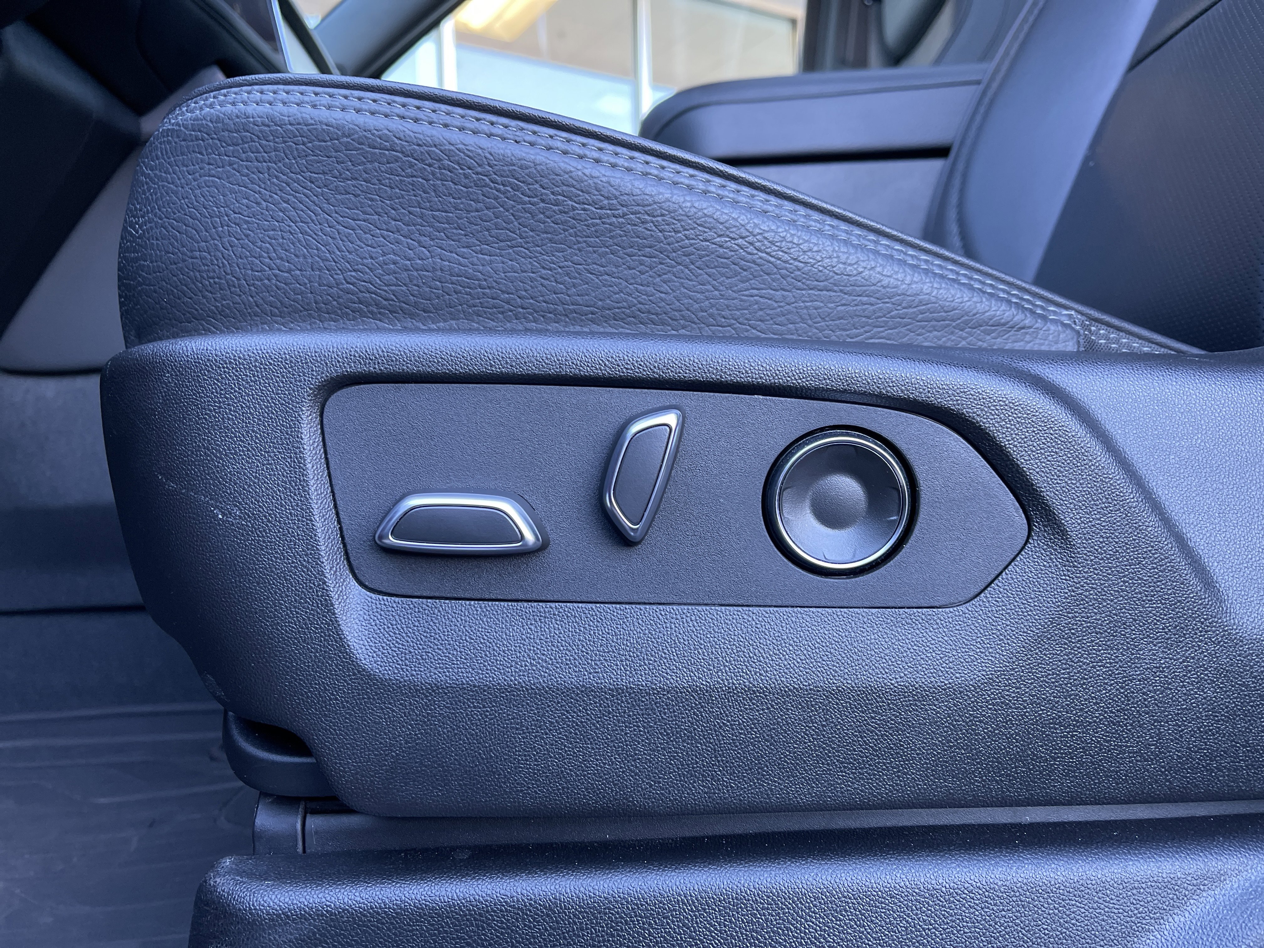 Used 2024 GMC Yukon Denali w/ Max Trailering Package image 18