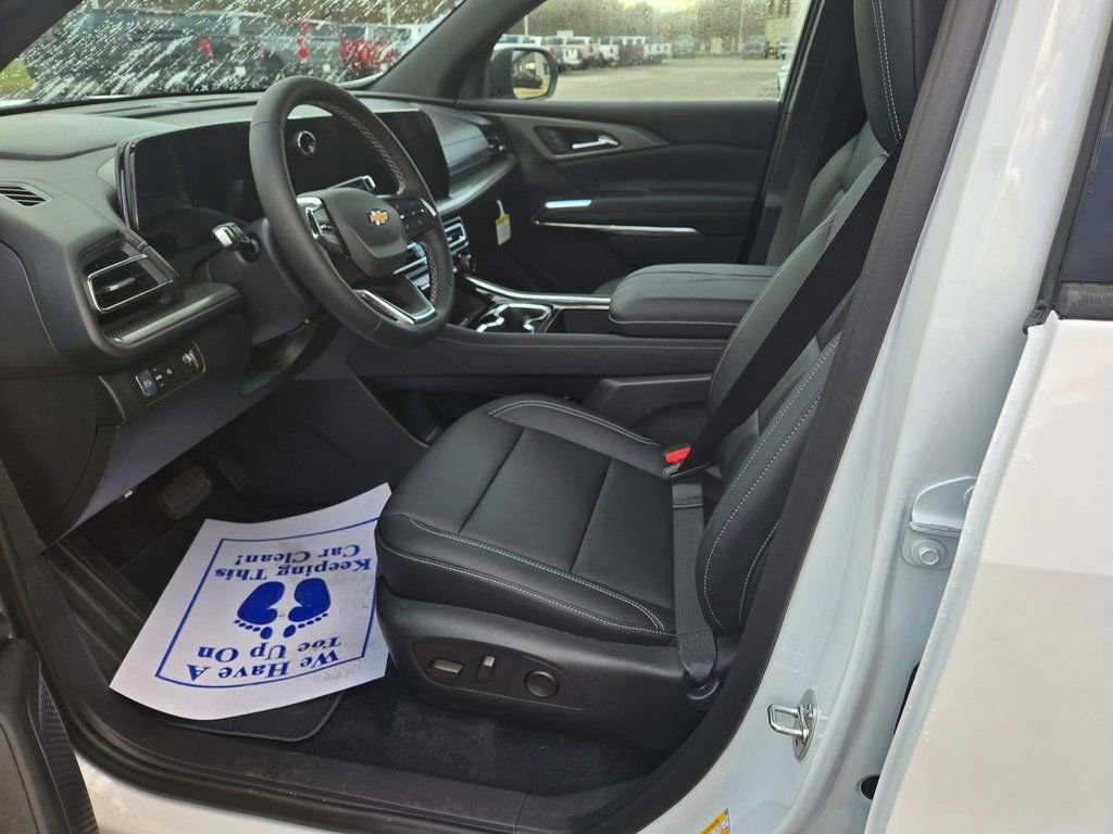 New 2026 Chevrolet Traverse LT w/ Sun and Wheel Package image 7