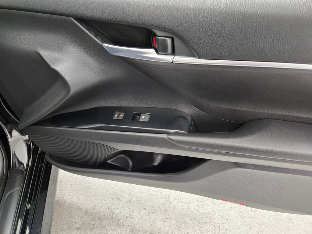 Used 2020 Toyota Camry LE FWD image 22