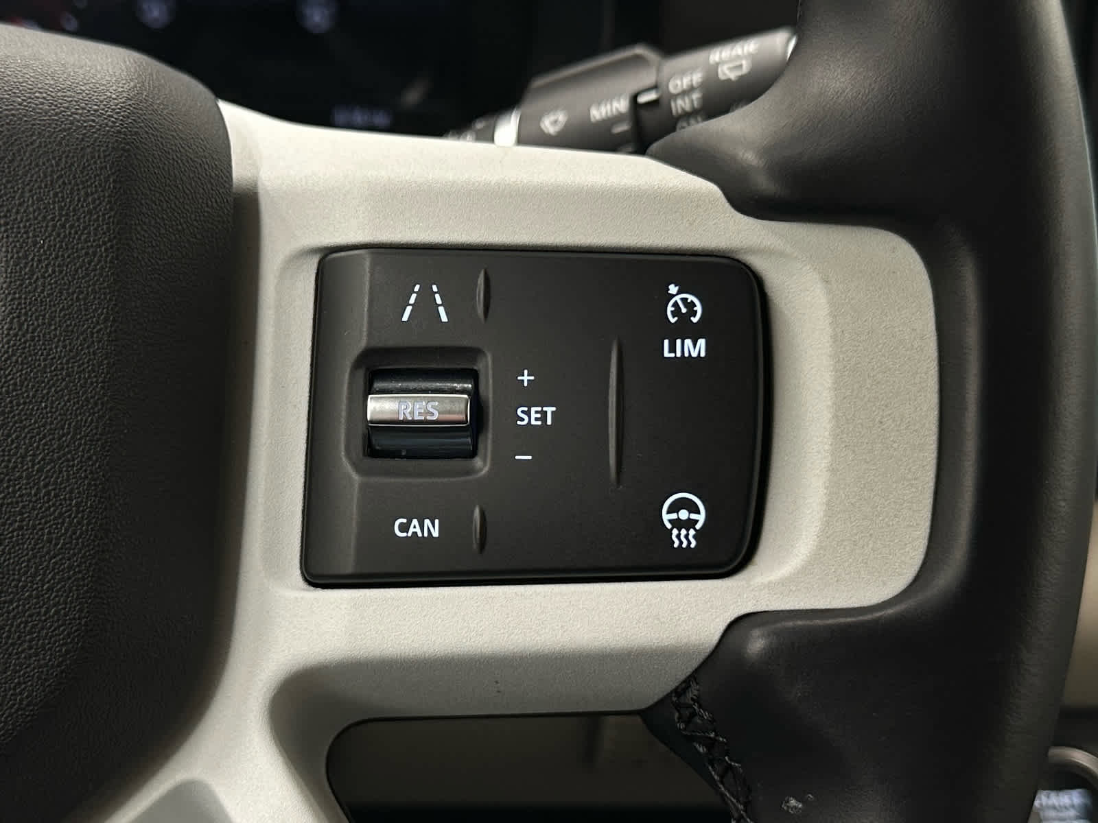 Used 2023 Land Rover Defender 110 SE AWD/4WD image 26