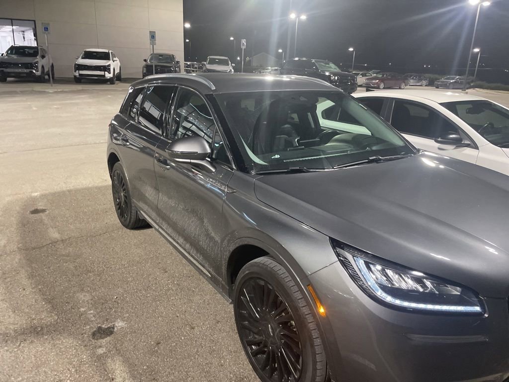 Used 2022 Lincoln Corsair Reserve w/ Luxury Package image 2