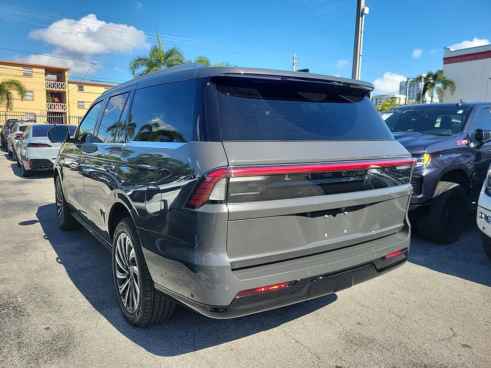 Used 2025 Lincoln Navigator Black Label image 16