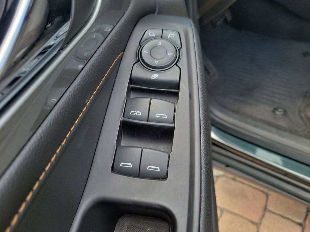Used 2019 Chevrolet Traverse LT FWD image 18