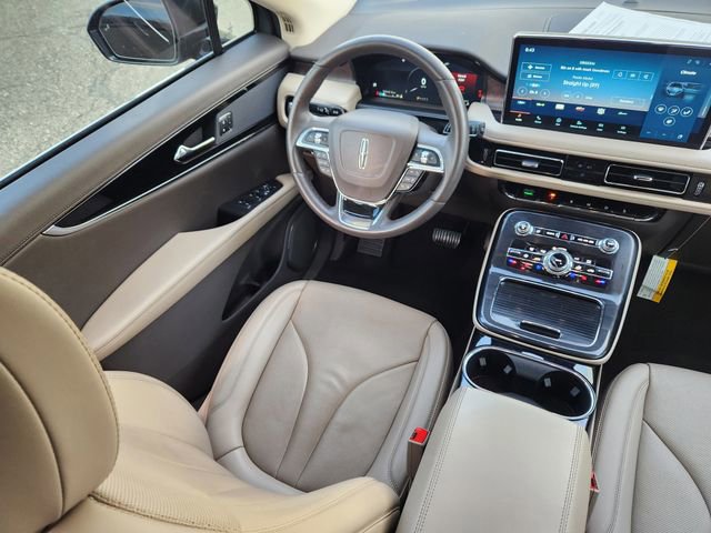 Used 2023 Lincoln Nautilus Reserve image 13