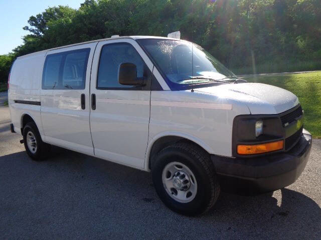 Used 2016 Chevrolet Express 2500 RWD image 12
