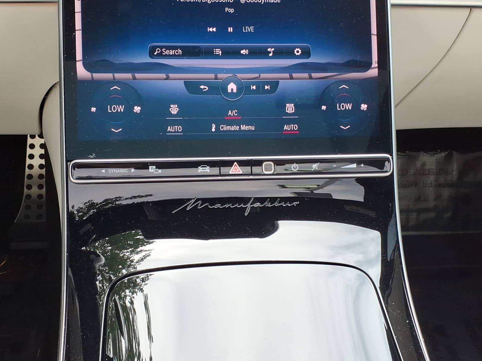 Used 2022 Mercedes-Benz S 580 4MATIC Sedan w/ AMG Line Package image 16