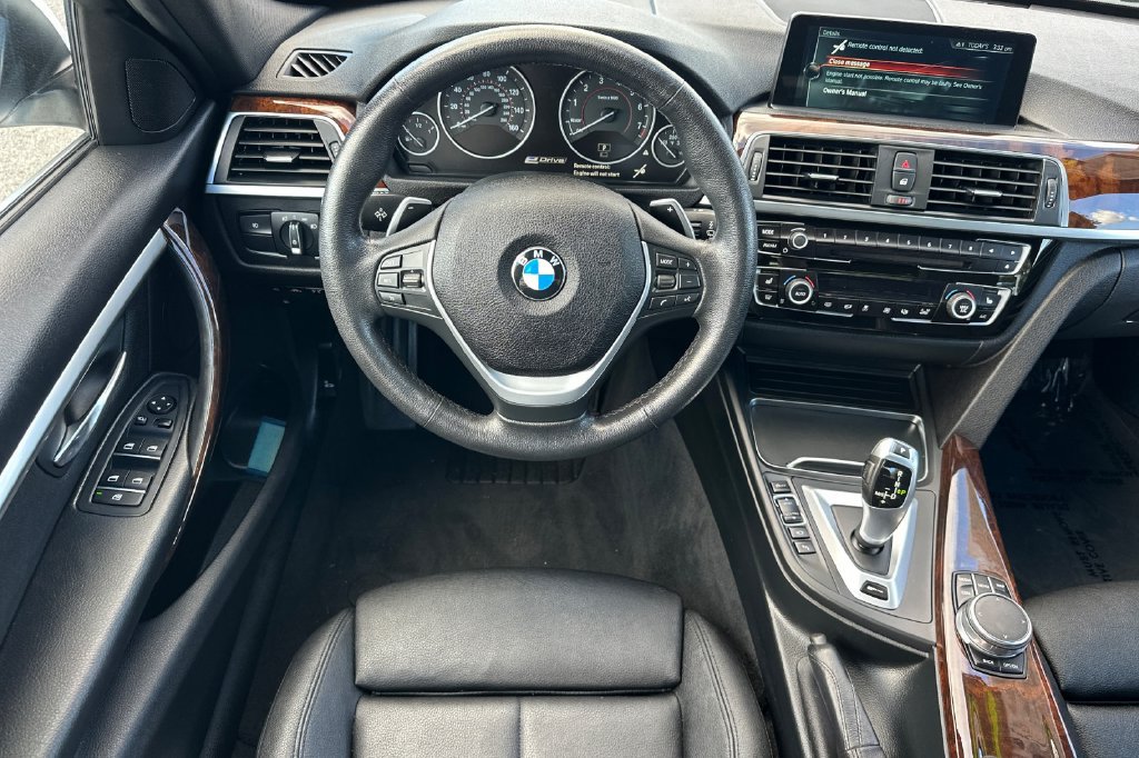 Used 2017 BMW 330e RWD image 16