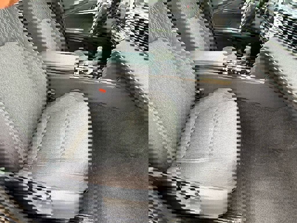 Used 2025 Toyota Camry LE image 10